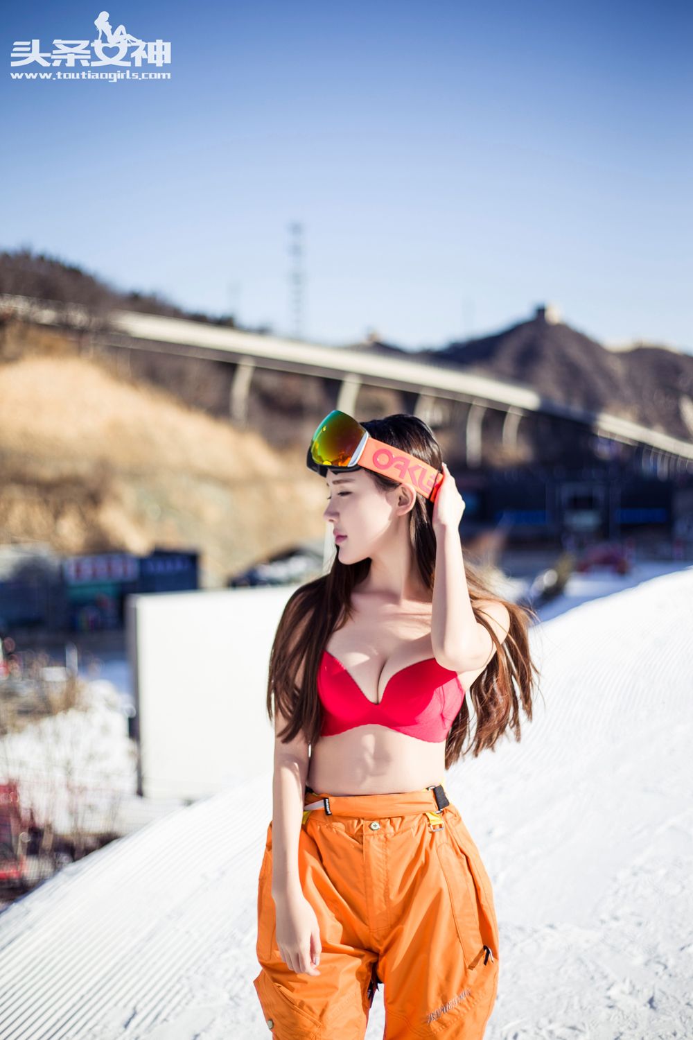 头条女神崔昭妍雪地坚挺美胸性感身材内衣诱惑写真